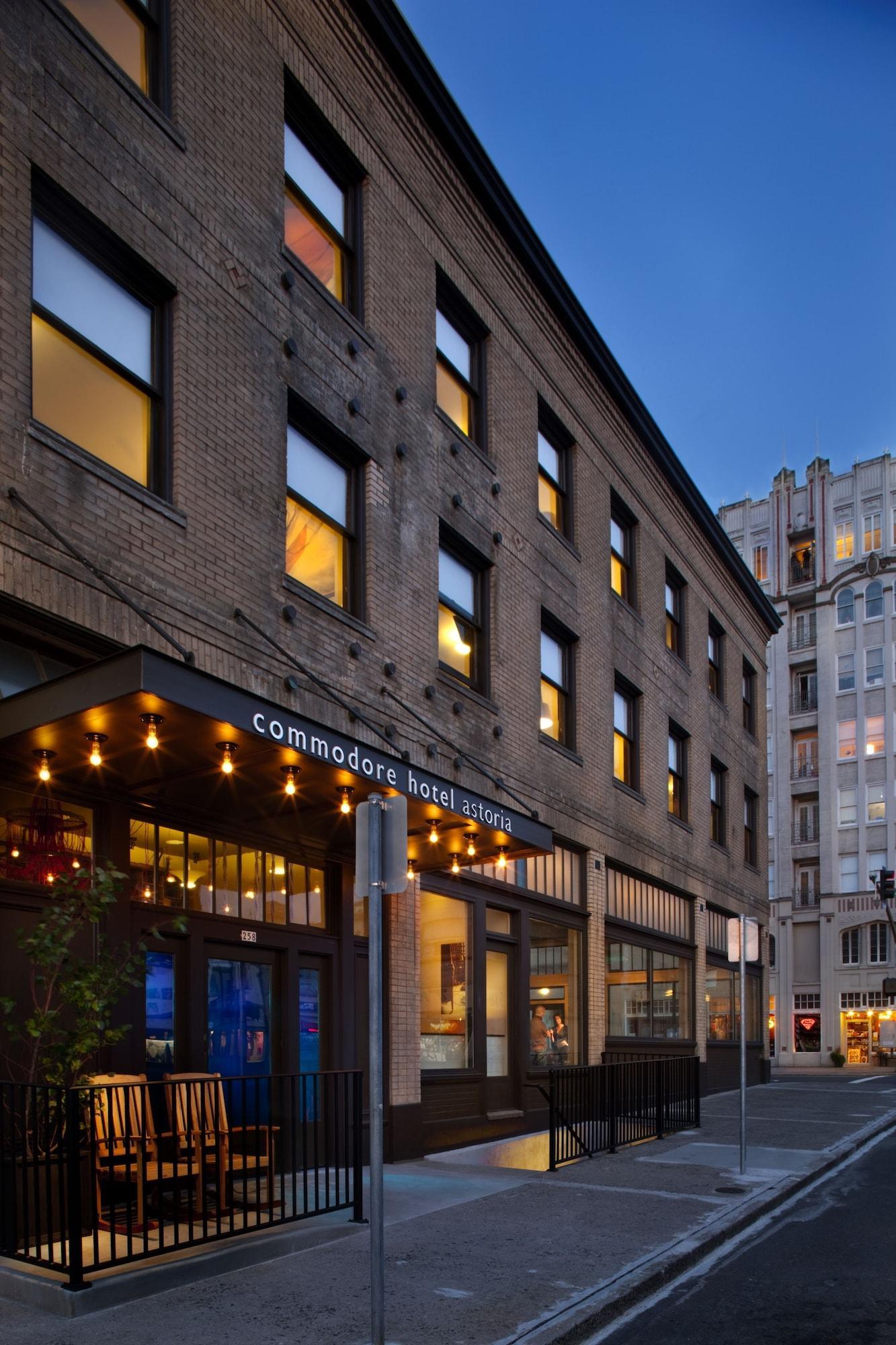 Commodore Hotel Astoria Exterior photo