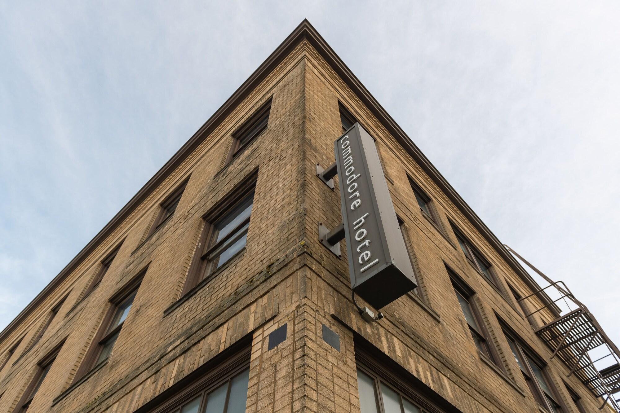 Commodore Hotel Astoria Exterior photo
